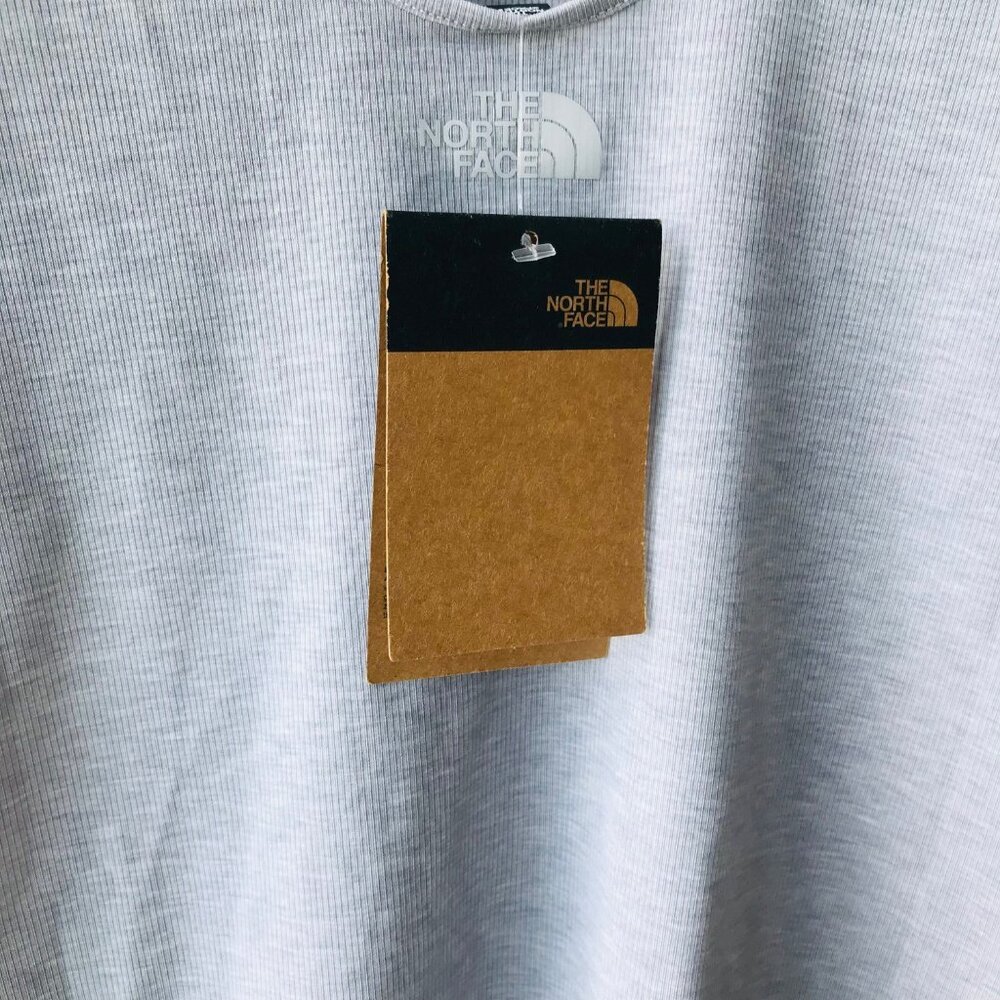The North Face Womens Ln Strng Rb Tee Size : M  Tnflightgreyhtr  MSRP $60 - Picture 5 of 5